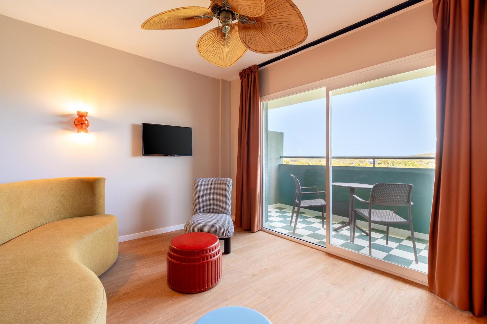 Suite con 2 Camere da Letto e Brunch Illimitato (3 Adulti + 1 Bambino)